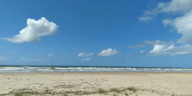 Tempo oscila entre firme e parcialmente nublado nos últimos dias da primavera com chuvas isoladas