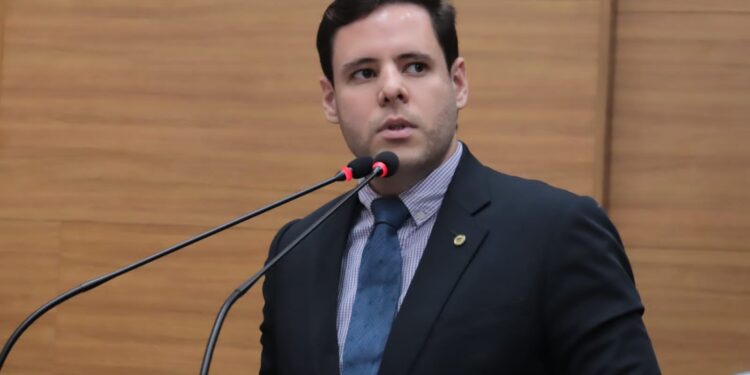 Rodrigo Valadares aciona Defesa Civil e solicita medidas para minimizar os desastres causado por chuvas em Sergipe