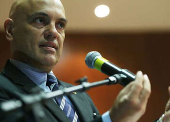 Desembargador declara que Alexandre de Moraes deveria ser preso