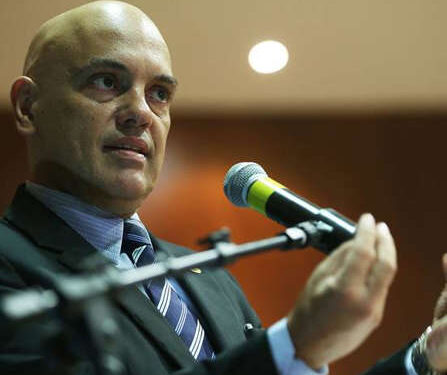 Desembargador declara que Alexandre de Moraes deveria ser preso