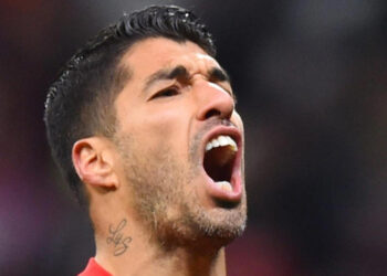 “Pegou todo mundo de surpresa”; Departamento médico do Grêmio toma decisão imediata sobre Suárez e informação vaza na web