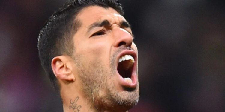 “Pegou todo mundo de surpresa”; Departamento médico do Grêmio toma decisão imediata sobre Suárez e informação vaza na web