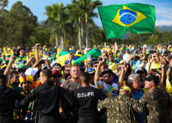 Bolsonaristas reagem nas redes sociais a operação da PF e falam em ‘ditadura de toga’