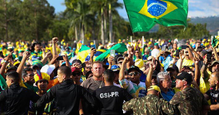 Bolsonaristas reagem nas redes sociais a operação da PF e falam em ‘ditadura de toga’