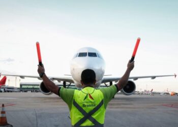 Aeronautas convocam assembleia para discutir greve