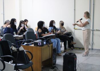 Profissionais de saúde são capacitados sobre abordagem e manejo na atenção à crise psiquiátrica