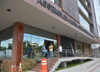 Assembleia confirma ponto facultativo na sexta-feira, 23