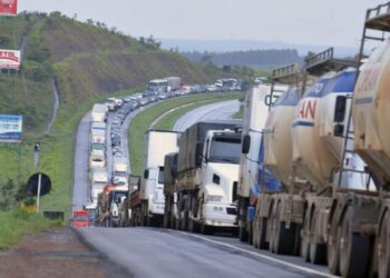 Transportadoras detêm 70,40% da execução do frete no País e caminhoneiros 29,60%