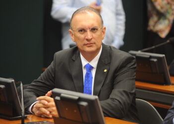 Fábio Henrique pode ficar em Brasília ou retornar a Sergipe para fazer rádio e política