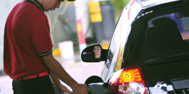 Petrobras reduz preços da gasolina e do diesel para as distribuidoras