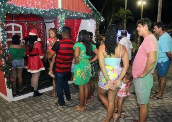 Prefeitura inaugura decoração natalina de Estância