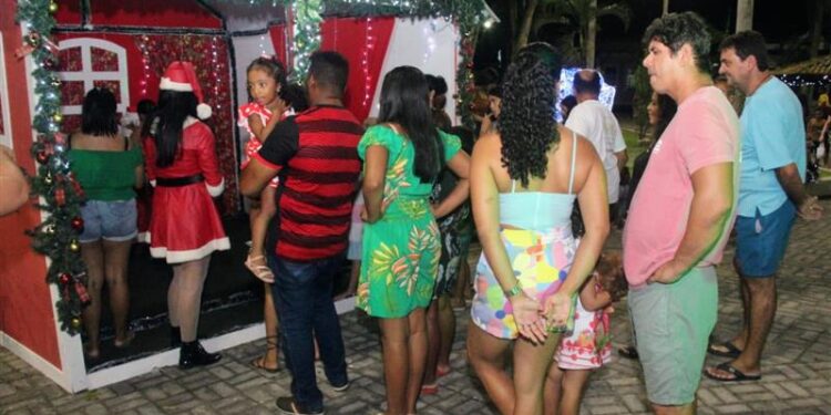 Prefeitura inaugura decoração natalina de Estância
