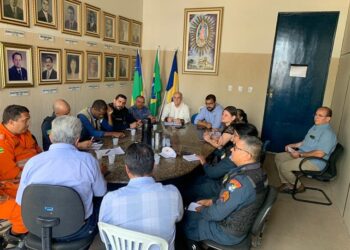 Prefeitura de Estância realiza reunião para o réveillon na Praia do Abaís