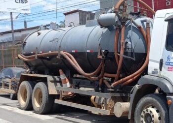 Polícia Militar intercepta tentativa de furto de óleo em base da Petrobras