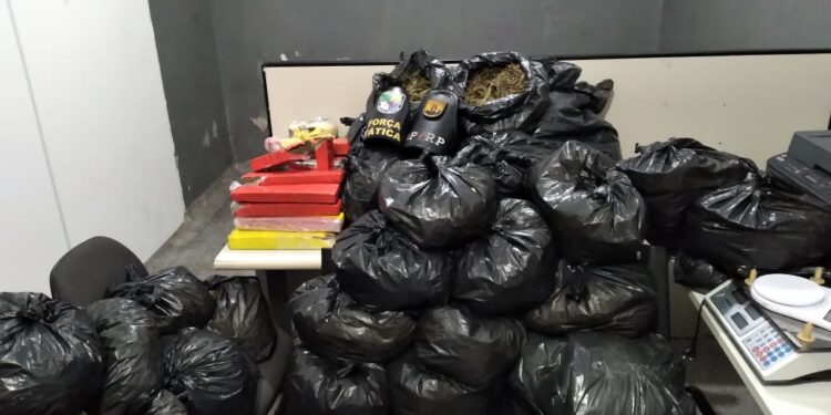 Polícia Militar apreende 70kg de maconha em Socorro