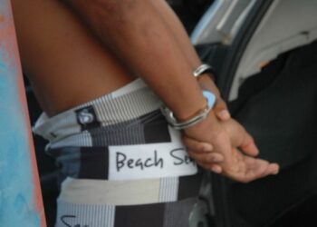 PM apreende drogas e arma de fogo após confronto com suspeito em Itaporanga