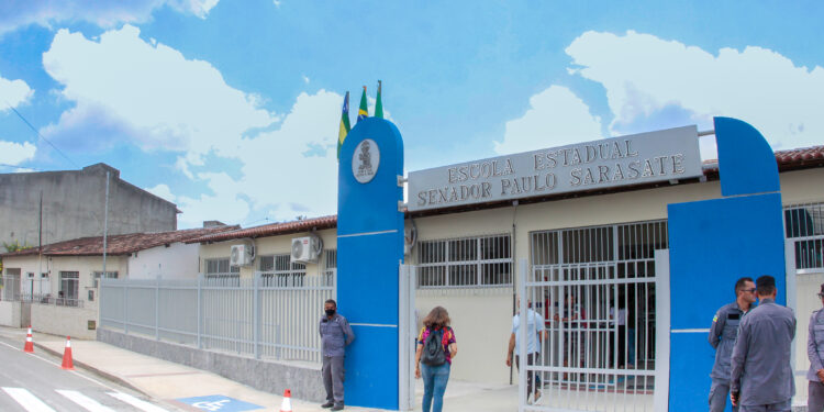 Em São Cristóvão, Belivaldo entrega reforma e ampliação da Escola Estadual Senador Paulo Sarasate