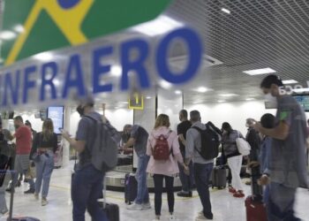 Passageiros podem pedir reembolso de gastos pela greve de aeronautas