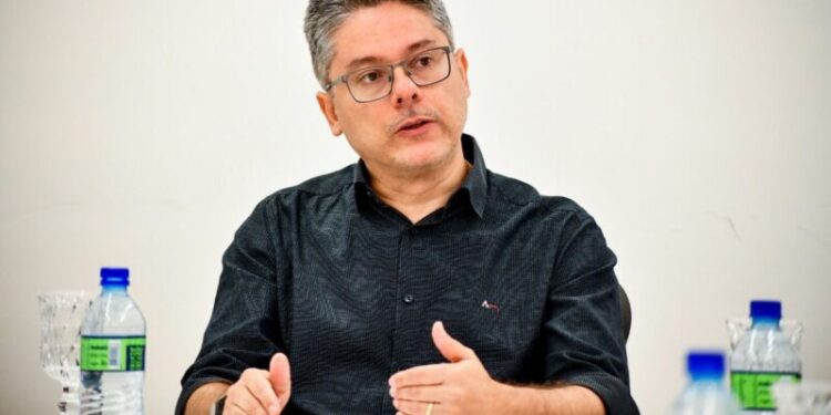 Senador Alessandro solicita auxílio a Sergipe em razão das fortes chuvas