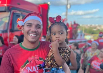 Prefeito de Malhador entrega mais de 4 mil brinquedos para crianças no natal