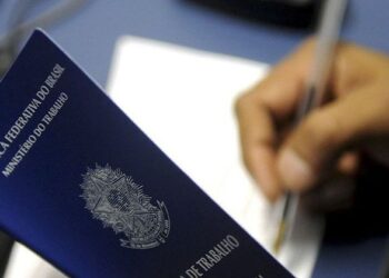 Trabalhador recebe hoje a 2ª parcela do 13º salário