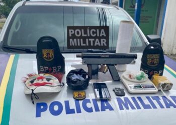 Polícia Militar apreende submetralhadora e drogas na Zona Oeste de Aracaju