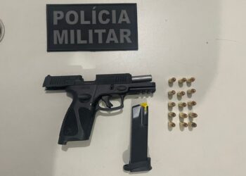 PM encontra arma de fogo dentro de veículo que transitava na Avenida Lauro Porto
