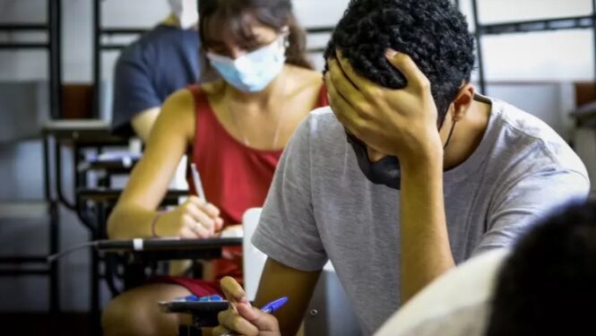 Concursos públicos oferecem 24,2 mil vagas com salários de até R$ 33,7 mil