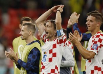Croácia segura pressão, avança às oitavas e elimina Bélgica da Copa