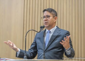 “Nenhuma obra do prefeito Edvaldo Nogueira é entregue no prazo, essa é a marca da gestão dele”, denuncia Ricardo Marques