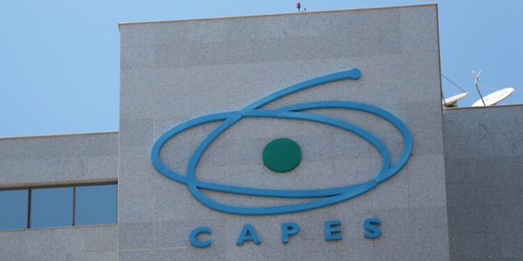 MEC libera R$ 50 milhões para pagamento de bolsas da Capes