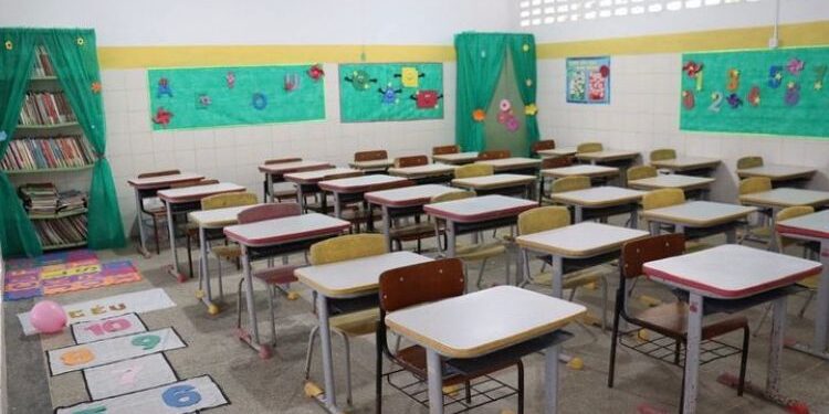 Educação de Itaporanga é valorizada com entrega de reforma de escola municipal