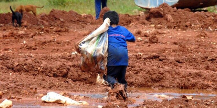Cerca de 30% da população estavam em situação de pobreza em 2021