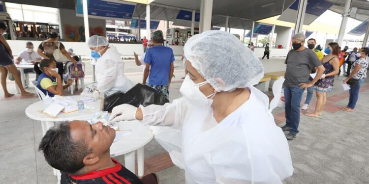 Testagem contra Covid-19 é ofertada no Terminal do Mercado em Aracaju