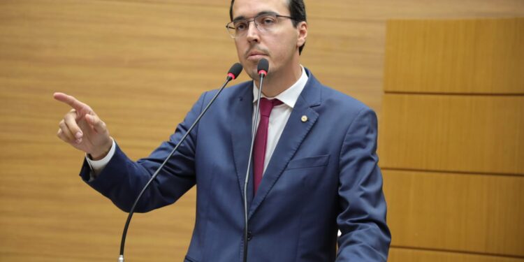 Georgeo Passos critica projeto sobre alíquotas de impostos