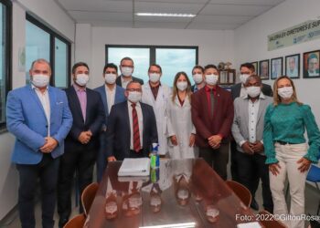 Vereadores visitam Hospital Universitário para sugerirem Emendas Impositivas para a instituição