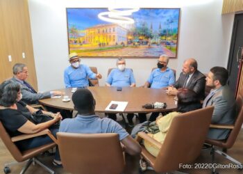 Vereador Isac recebe denúncia de suposto desvio de verba pública em Aracaju