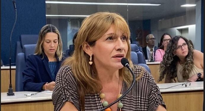 Linda Brasil reforça a importância de investimento no Hospital Universitário