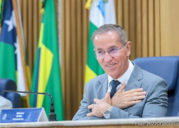 Biografia: “Uma carreira política construída pelas mãos dos amigos”