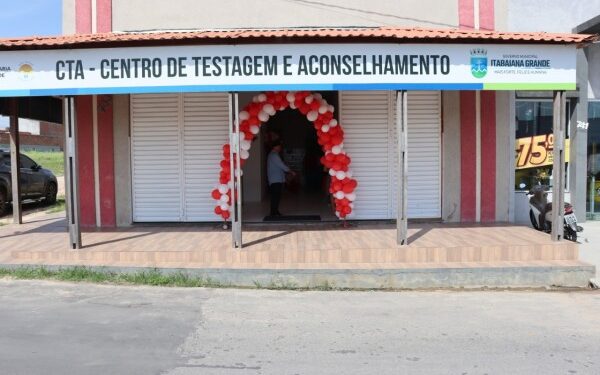 Dezembro Vermelho: Secretaria Municipal de Saúde realiza ação no Centro de Testagem e Aconselhamento