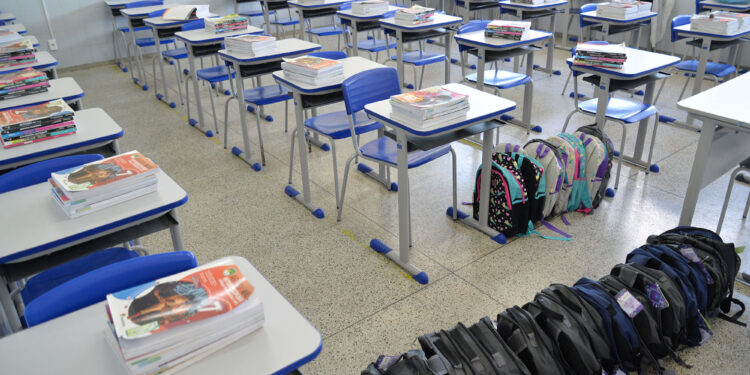 100% das metas: Kit de material escolar, merenda, tecnologia e fardamento fazem parte da equidade na Educação
