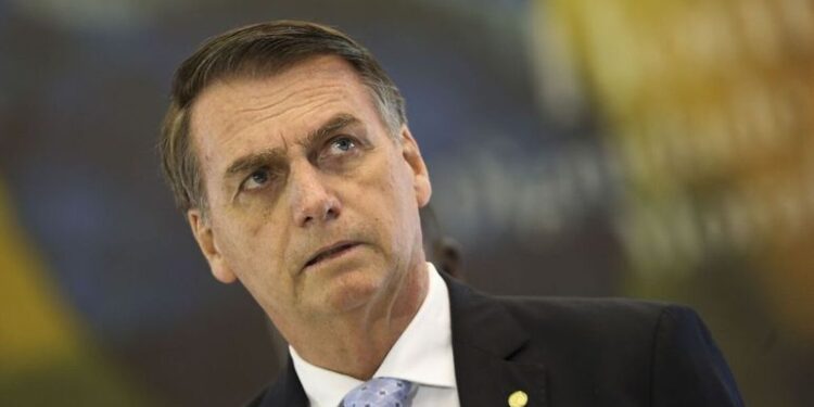 Bolsonaro escolhe assessores que vão acompanhá-lo fora do governo