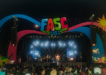 Palco Gal Costa recebe artistas sergipanos e atrai grande público à Praça São Francisco na abertura do FASC