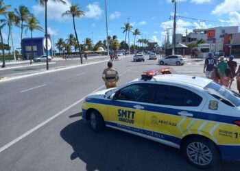 Réveillon 2023: trânsito na Orla da Atalaia terá alterações nos dias 31 e 1º