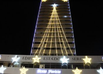 Prédio Maria Feliciana será iluminado com decoração natalina