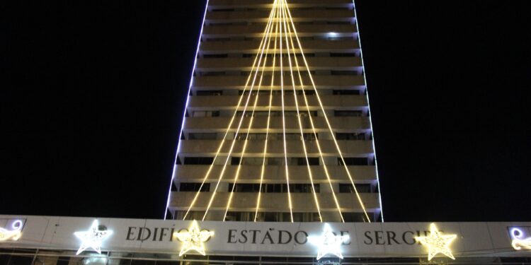 Prédio Maria Feliciana será iluminado com decoração natalina