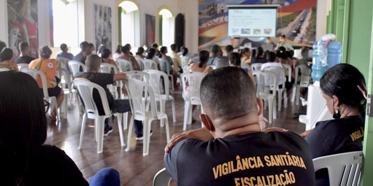 Vigilância Sanitária de São Cristóvão capacita comerciantes locais e garante fiscalização durante o FASC
