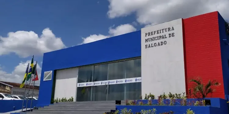 Prefeitura de Salgado antecipa salário dos servidores