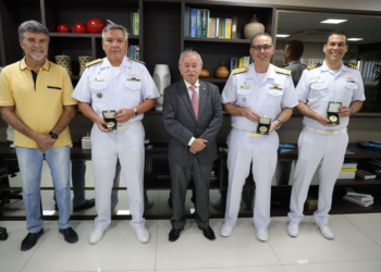Presidente da Alese recebe visita de representantes da Marinha do Brasil
