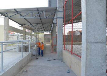 Escolas em reforma são visitadas por gestores da Educação para início do ano letivo